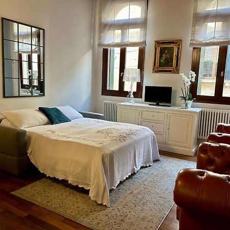 Santa Caterina: Charming Apartment Treviso Eksteriør billede